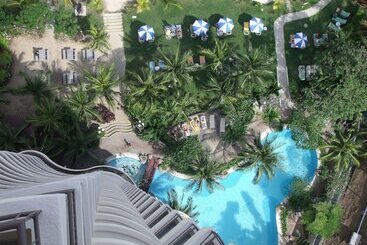 هتل Rainbow Paradise Beach Resort