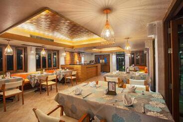 Seaview Patong Hotel   Sha Plus