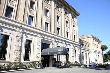 هتل Th Roma  Carpegna Palace