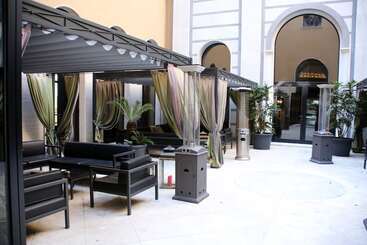 هتل Th Roma  Carpegna Palace