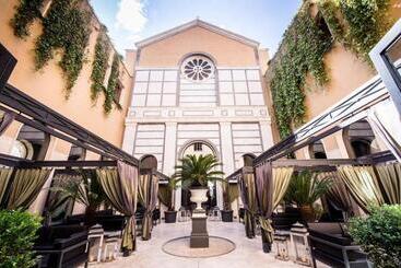 هتل Th Roma  Carpegna Palace