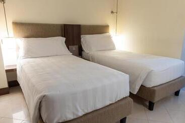 هتل Th Roma  Carpegna Palace