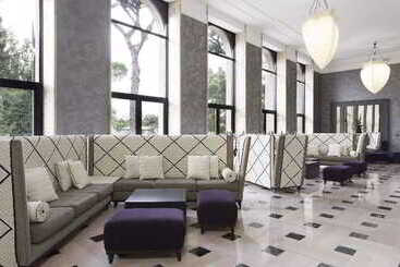 هتل Th Roma  Carpegna Palace