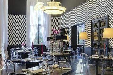 هتل Th Roma  Carpegna Palace