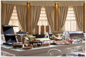 هتل Th Roma  Carpegna Palace