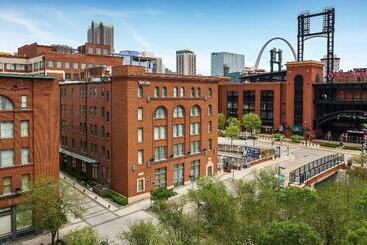 هتل The Westin St. Louis