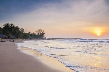 هتل Victoria Phan Thiet Beach Resort & Spa
