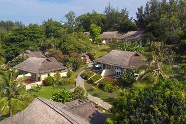 هتل Victoria Phan Thiet Beach Resort & Spa