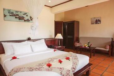 هتل Victoria Phan Thiet Beach Resort & Spa