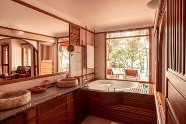 هتل Victoria Phan Thiet Beach Resort & Spa
