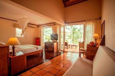 هتل Victoria Phan Thiet Beach Resort & Spa