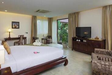 هتل Victoria Phan Thiet Beach Resort & Spa