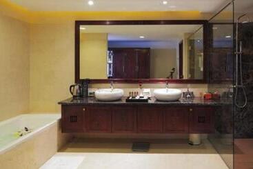 هتل Victoria Phan Thiet Beach Resort & Spa