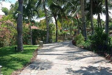 هتل Victoria Phan Thiet Beach Resort & Spa
