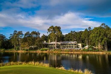 Oaks Cypress Lakes Resort