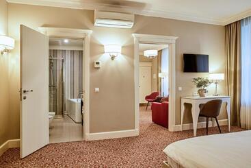 Ratonda Centrum Hotels