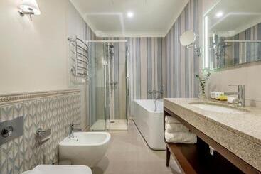 Ratonda Centrum Hotels