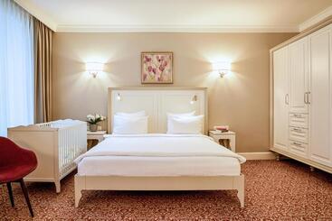 Ratonda Centrum Hotels