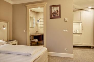 Ratonda Centrum Hotels