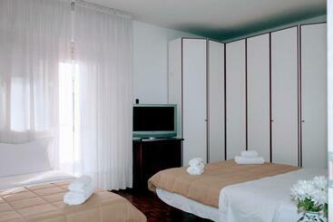 پانسیون Rosa Garden B&b