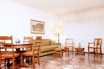 پانسیون Rosa Garden B&b
