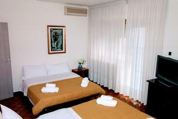 پانسیون Rosa Garden B&b