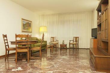 پانسیون Rosa Garden B&b