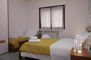 پانسیون Rosa Garden B&b