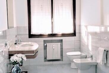 پانسیون Rosa Garden B&b