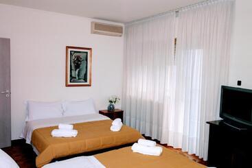 پانسیون Rosa Garden B&b