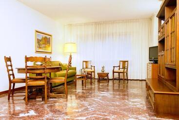 پانسیون Rosa Garden B&b