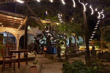هاستل Amar Inn