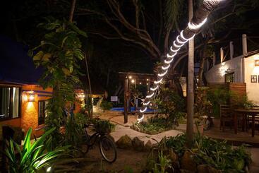 هاستل Amar Inn