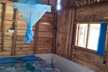 تختخواب و صبحانه Araliya Villa