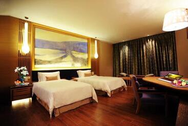 هتل Huidong Regal Palace Resort