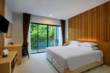 Nai Yang Beach Resort And Spa