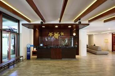 Nai Yang Beach Resort And Spa