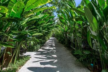 Nai Yang Beach Resort And Spa