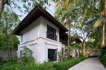 Nai Yang Beach Resort And Spa