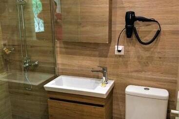 Ampoulos Rooms & Apartments