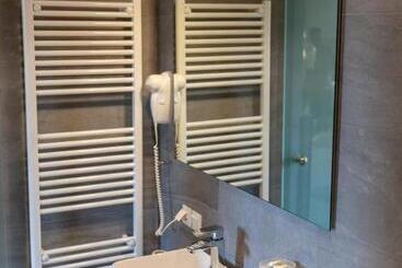 Ampoulos Rooms & Apartments