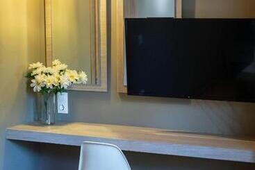 Ampoulos Rooms & Apartments
