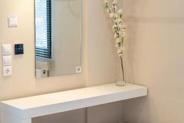Ampoulos Rooms & Apartments