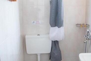 Ampoulos Rooms & Apartments