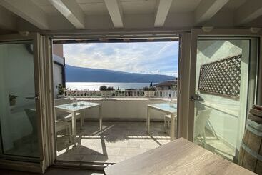 تختخواب و صبحانه Vista Lago