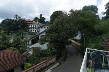 هتل Araliya Holiday Bungalow