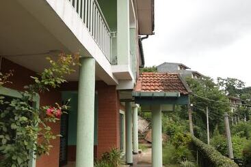 هتل Araliya Holiday Bungalow