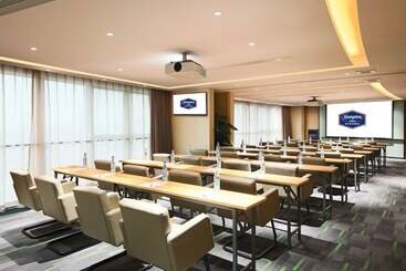 هتل Hampton By Hilton Zhongshan Nanlang