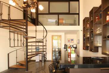 هتل Sea Valley Suites