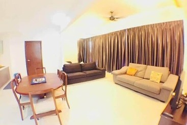 هتل Studio 109 Regalia Suite Kl